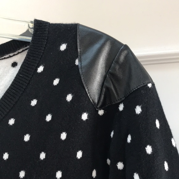 Vince Camuto sweater size M - Picture 3 of 7